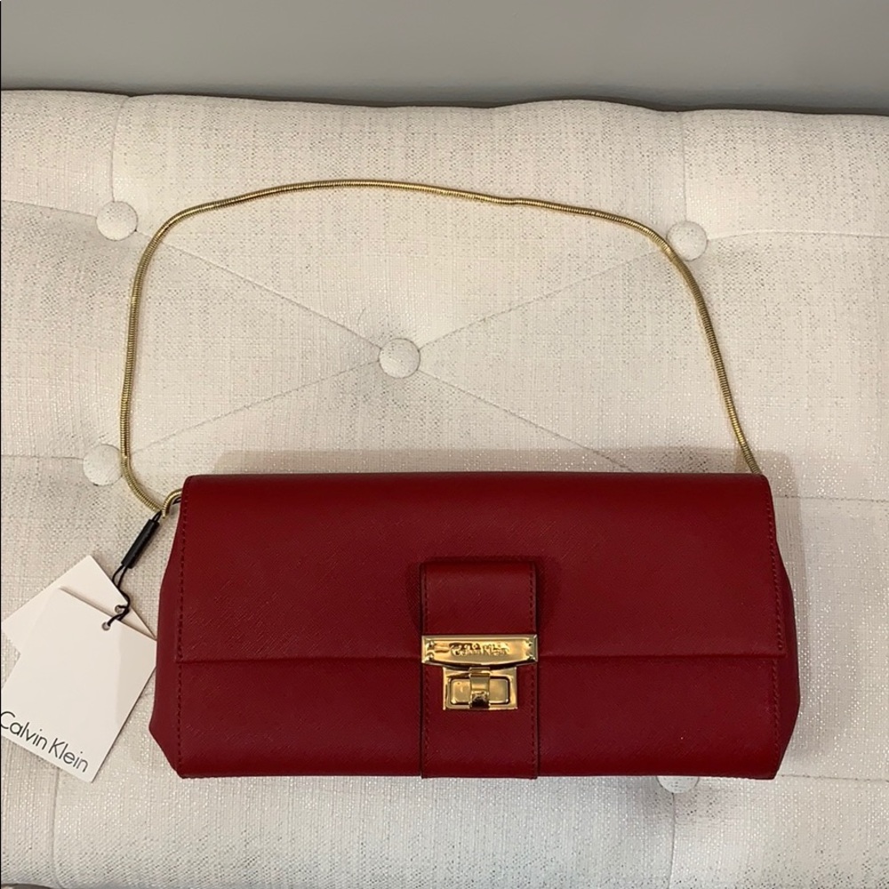 Red clutch